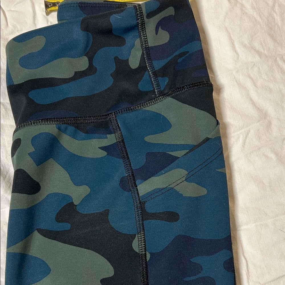 New Balance Blue Camo Leggings - Picture 3 of 3